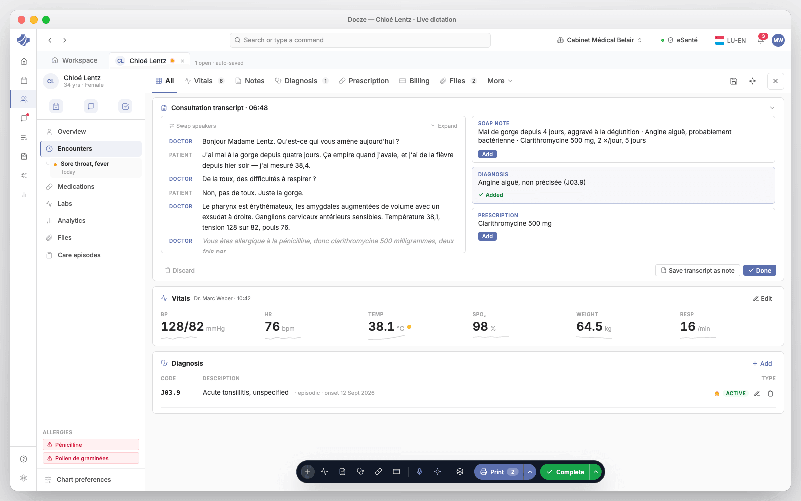 Live dictation in Docze: the consultation transcript, with the note, diagnosis and prescription suggested from it